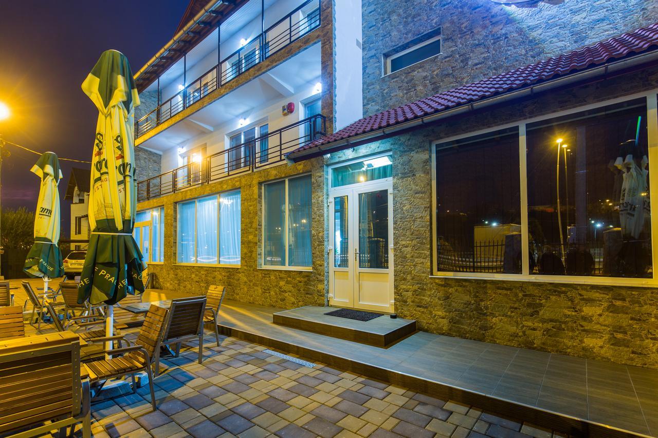 Hotel Raxand Residence Mioveni Zewnętrze zdjęcie