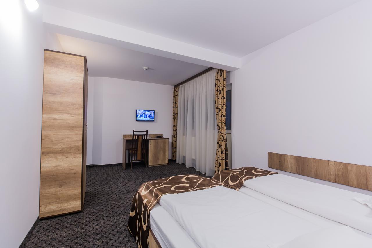Hotel Raxand Residence Mioveni Zewnętrze zdjęcie